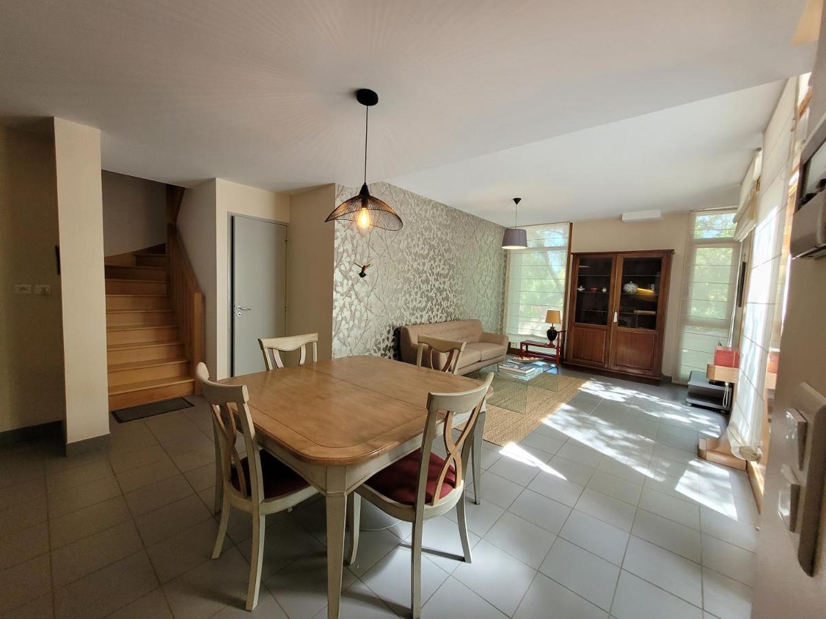 Des Esclargies Apartment *